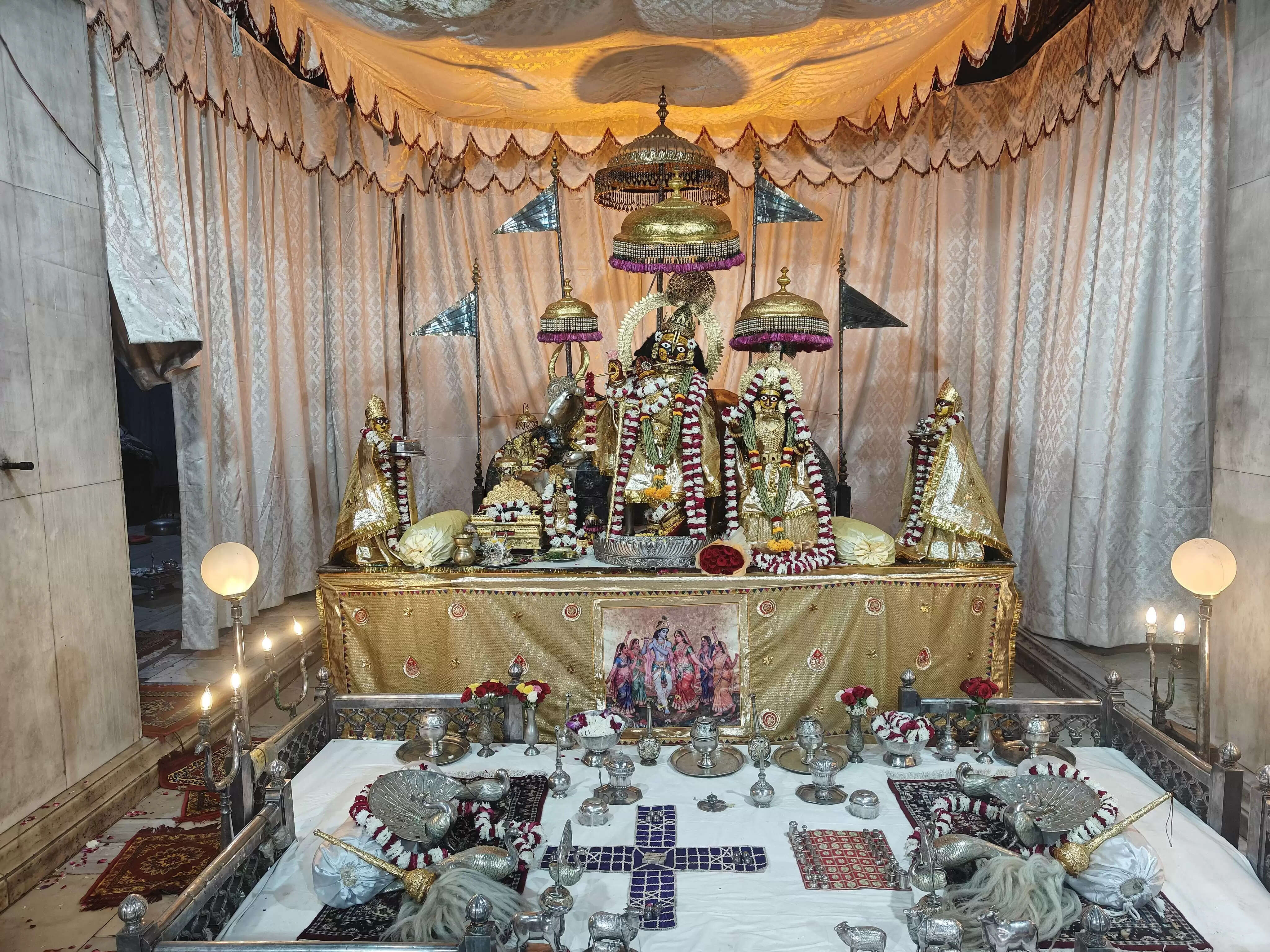 गोविंद देव जी मंदिर में भक्तिभाव से मनाई गई रास पूर्णिमा