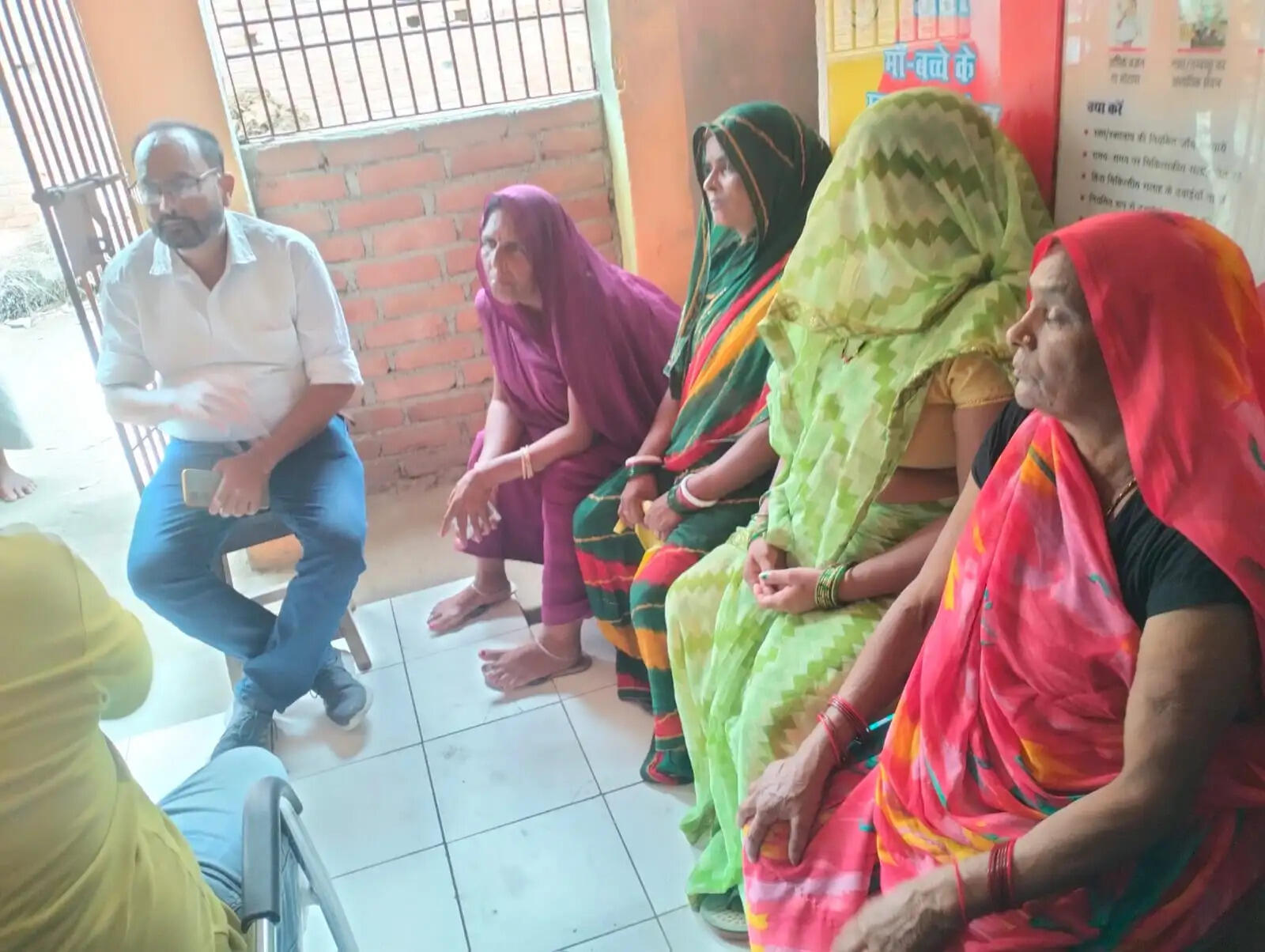 आयुष्मान आरोग्य मंदिर हरपुर में रोगी हितधारक मंच की बैठक में स्वास्थ्य सेवाओं को बेहतर बनाने पर हुई चर्चा