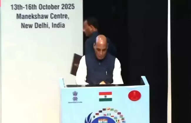 रक्षा मंत्री ने अंतरराष्ट्रीय नियम आधारित व्यवस्था बनाए रखने में भारत की प्रतिबद्धता को दोहराया