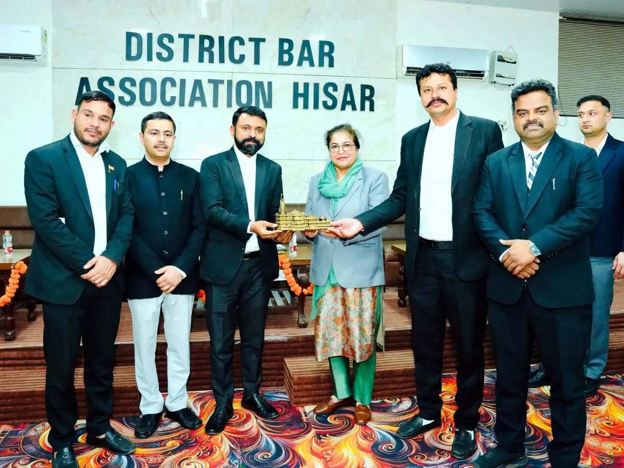 हिसार न्यायालय के निरीक्षण पर पहुंची न्यायमूर्ति अलका सरीन