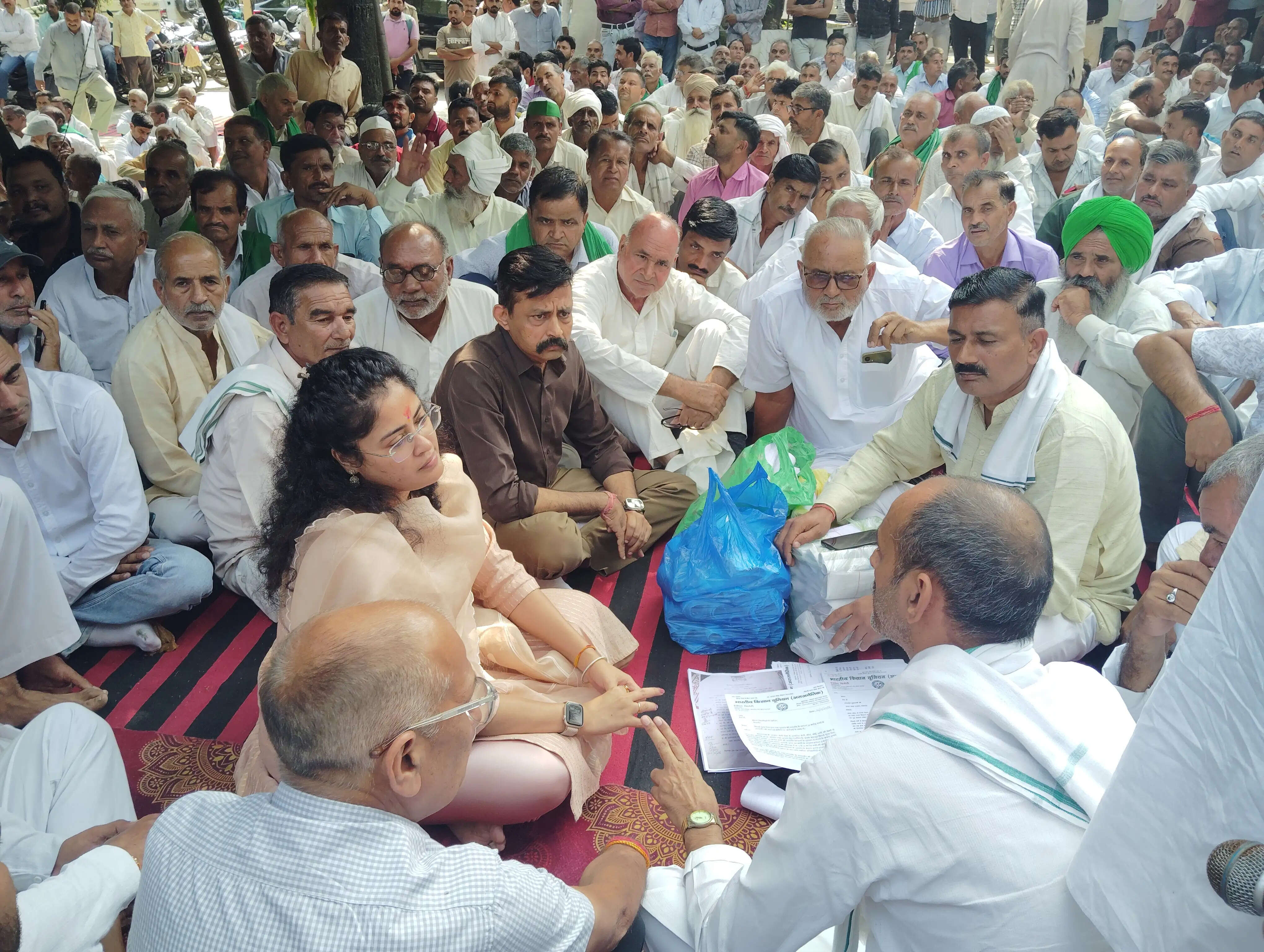 गन्ना मूल्य भुगतान नहीं करने पर बिलाई चीनी मिल के विरोध में किसान