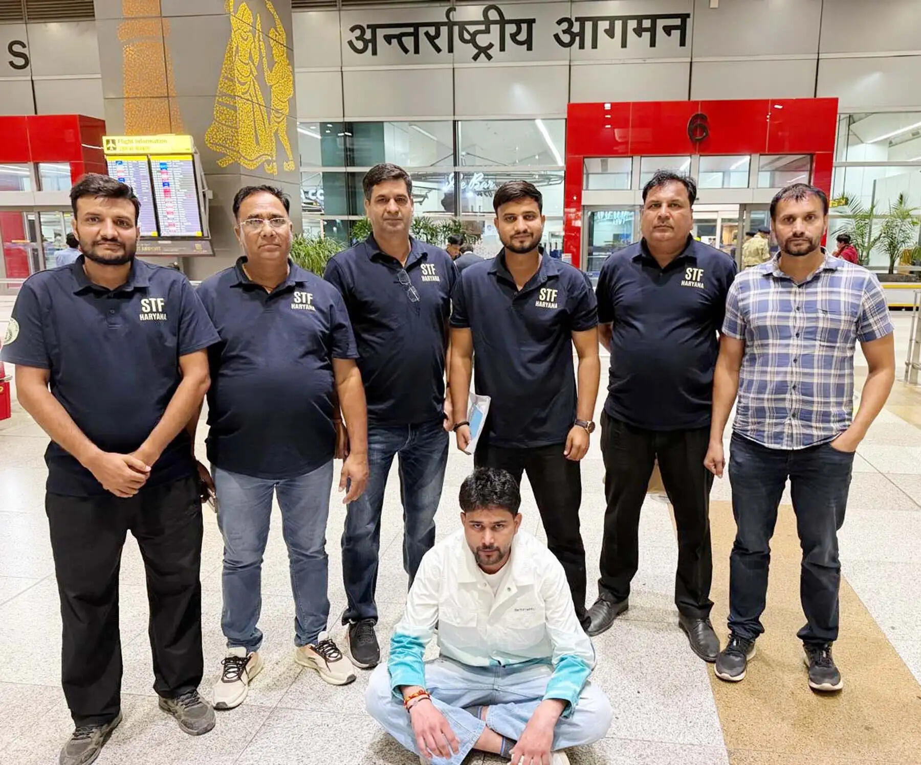 गुरुग्राम: काला खैरामपुर गैंग के दिनेश को साइप्रस से डिपोर्ट कर लायी एसटीएफ