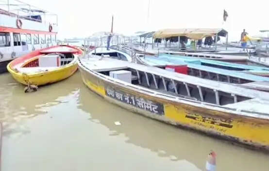 बिहार के युवक की वाराणसी में गंगा नदी में डूबने से मौत, गोताखोरों ने निकाला शव