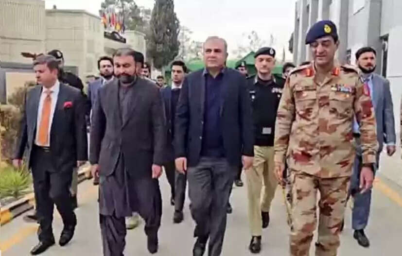 पाक गृहमंत्री, बलोच मुख्यमंत्री ने फ्रंटियर कोर के मुख्यालय का दौरा किया