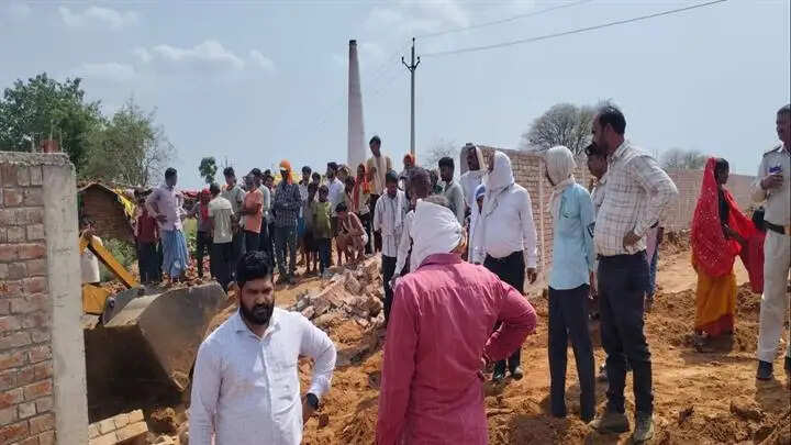 ग्वालियरः जनसुनवाई ने खुलवाया ग्राम चंदेले का पुरा का आम रास्ता, ग्रामीणों ने जताया आभार