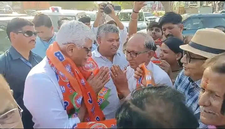 नीट पेपर लीक मामले में केंद्रीय मंत्री गजेंद्र सिंह शेखावत का बड़ा बयान: किसी भी दोषी को बख्शा नहीं जाएगा