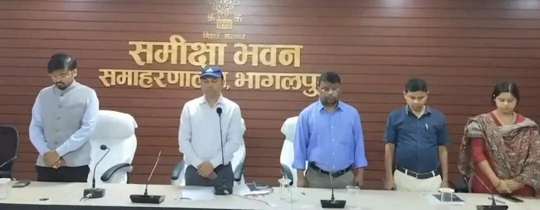 कार्यपालक पदाधिकारी को दी गई श्रद्धांजलि