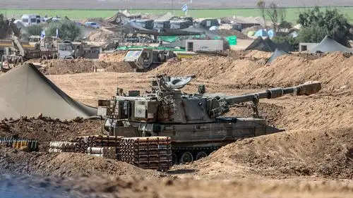 गाजा में घुसी इजराइली सेना, बख्तरबंद टैंक और बुलडोजर से हाइवे बाधित