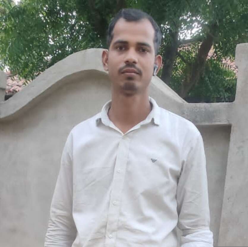चलती ट्रेन में चढ़ने पर युवक की मौत, पत्नी को परीक्षा दिलाने जा रहा था प्रयागराज