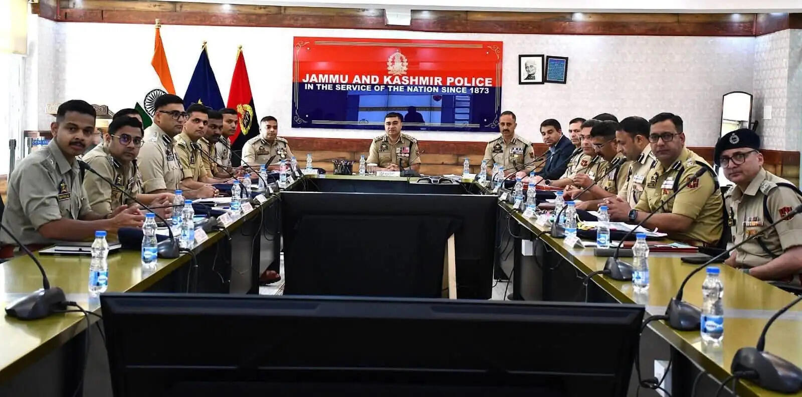 आईजीपी कश्मीर ने की अपराध समीक्षा बैठक, नशा मुक्त भारत अभियान को तेज करने के निर्देश
