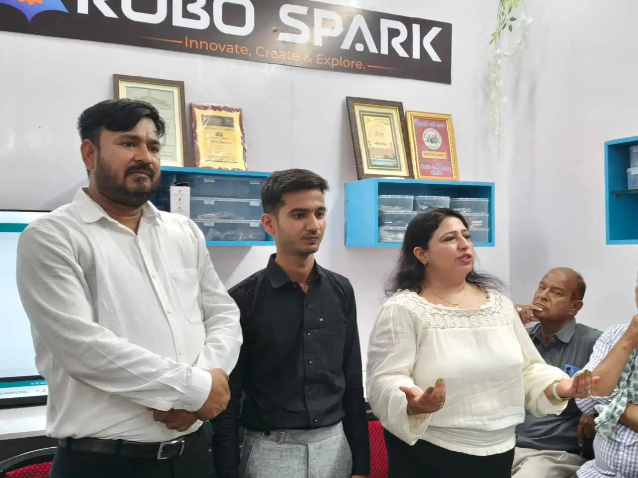 बीकानेर के बच्चे सीख रहे एआई और रोबोटिक्स, राेबाे&nbsp;स्पार्क&nbsp;अकादमी&nbsp;बना रही भविष्य के इनोवेटर्स