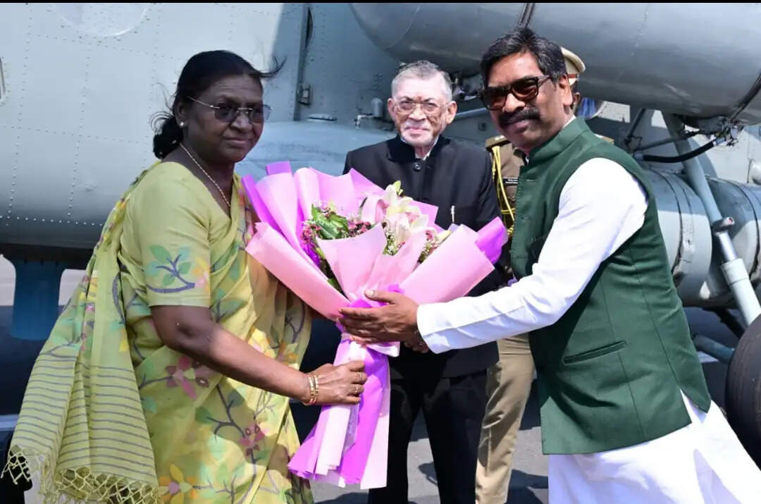 जमशेदपुर दौरे पर राष्ट्रपति द्रौपदी मुर्मू, जगन्नाथ मंदिर निर्माण स्थल पर किया भूमि पूजन