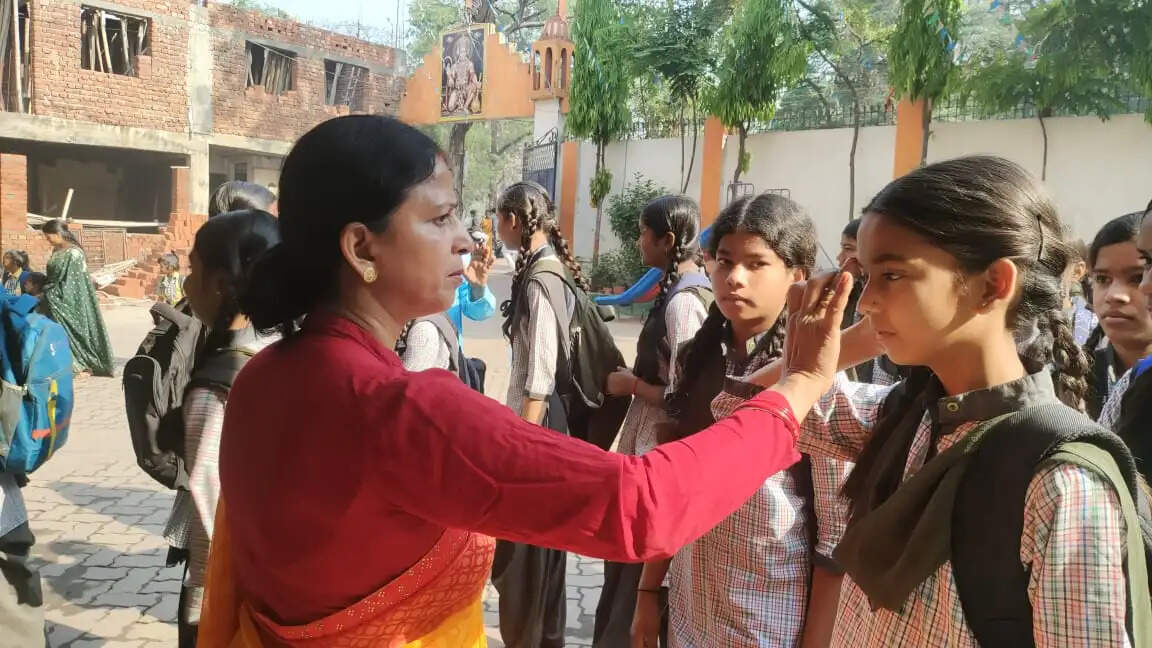 हवन के साथ शिशु विद्या मंदिर का नया शैक्षणिक सत्र शुरू