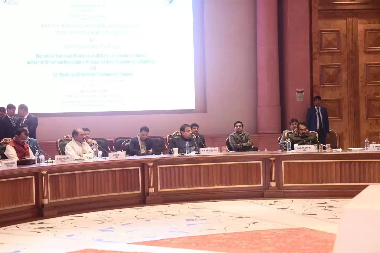 सड़क हादसे के पीड़ितों के लिए कैशलेस इलाज योजना जल्दः गडकरी