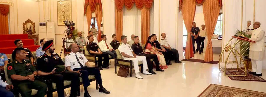 अध्ययन भ्रमण विभिन्न दृष्टिकोणों को समझने, सीखने का सुअवसर : राज्यपाल पटेल