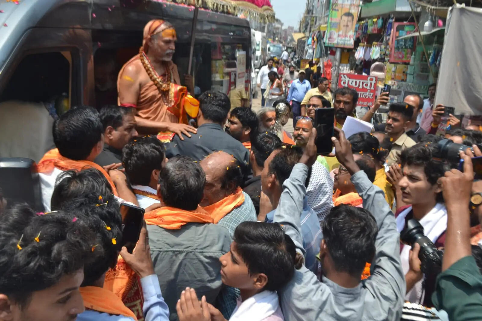 गाय पशु नहीं , बल्कि सनातन संस्कृति की आधारशिला है : जगद्गुरु शंकराचार्य स्वामी अविमुक्तेश्वरानन्द