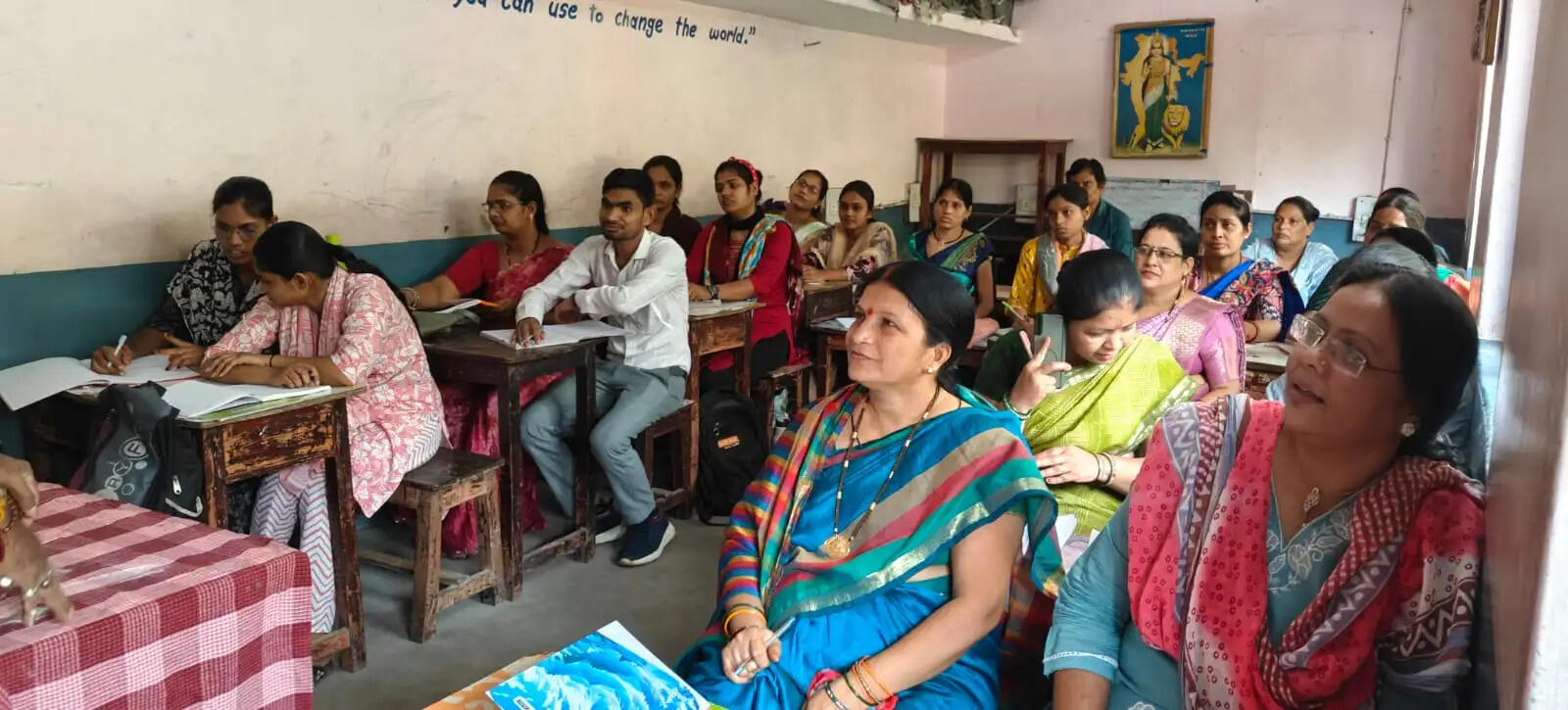 भाषा दक्षता बढ़ाने शिक्षक सीख रहे स्पोकन इंग्लिश और ग्रामर