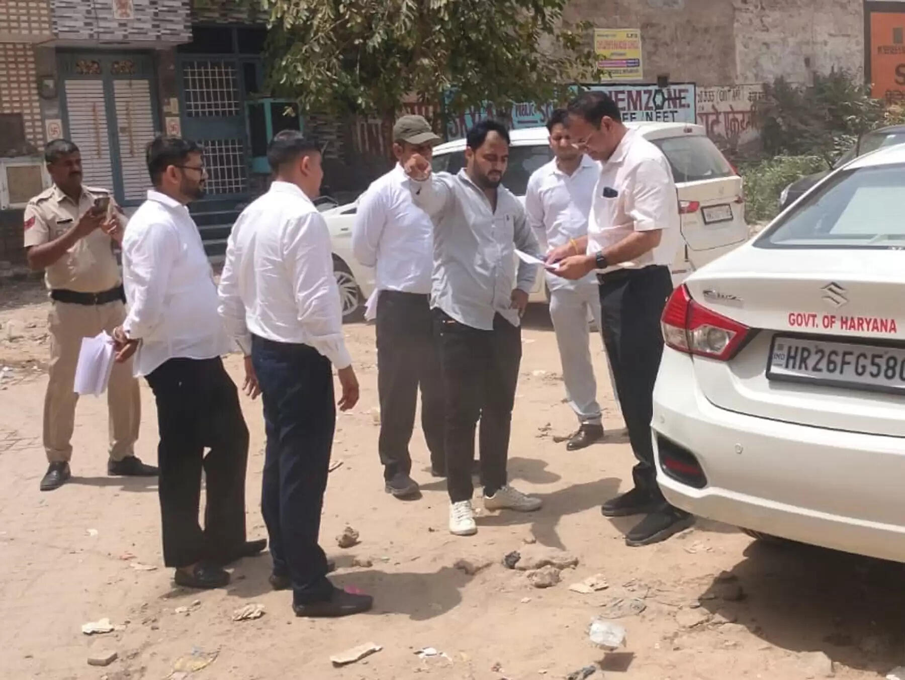 गुरुग्राम: बरसात में त्वरित जल निकासी के प्रबंध को फील्ड में पहुंचे अधिकारी