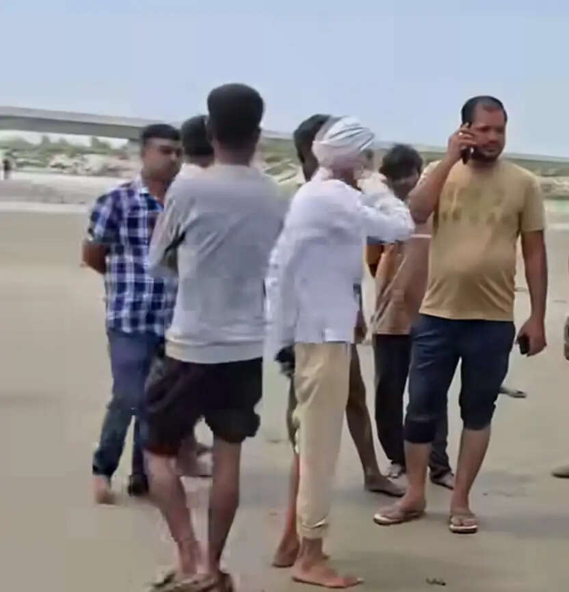 गंगा में नहाते समय किशोर की&nbsp;&nbsp;डूबकर मौत