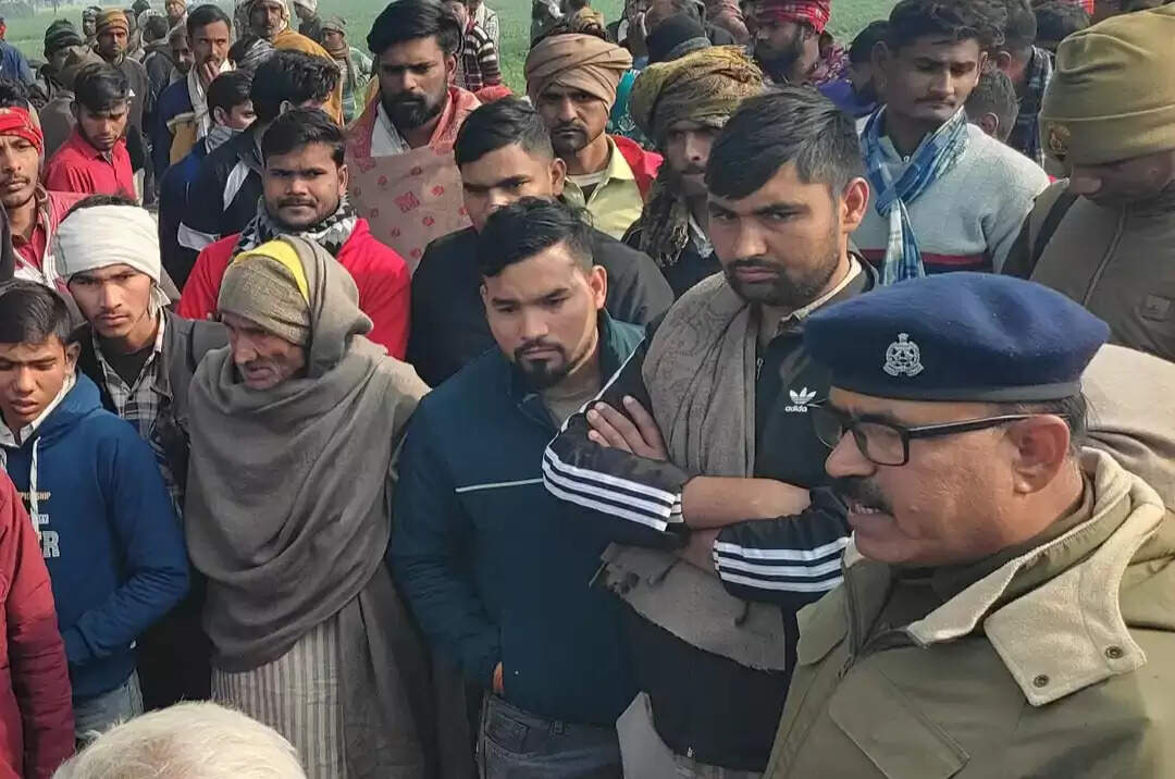 ट्रैक्टर ने भाई-बहन को मारी टक्कर, बहन की मौत