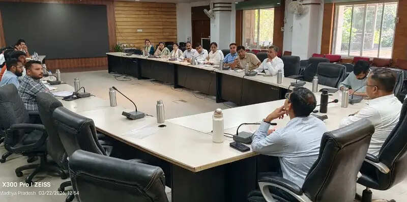 इंदौर: फायर सेफ्टी को लेकर जिला प्रशासन सख्त, बहु मंजिला इमारतों में 15 दिन में व्यवस्थाएं दुरुस्त करने के निर्देश