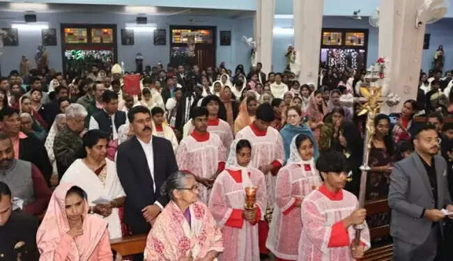 मध्य प्रदेश में क्रिसमस की धूम, गिरजाघरों में उल्लास का माहौल