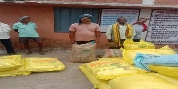 एमसीबी : खाद-बीज की समय पर उपलब्धता से खिला किसान मोहरसाय का चेहरा, सरकारी योजनाओं से खेती हुई आसान