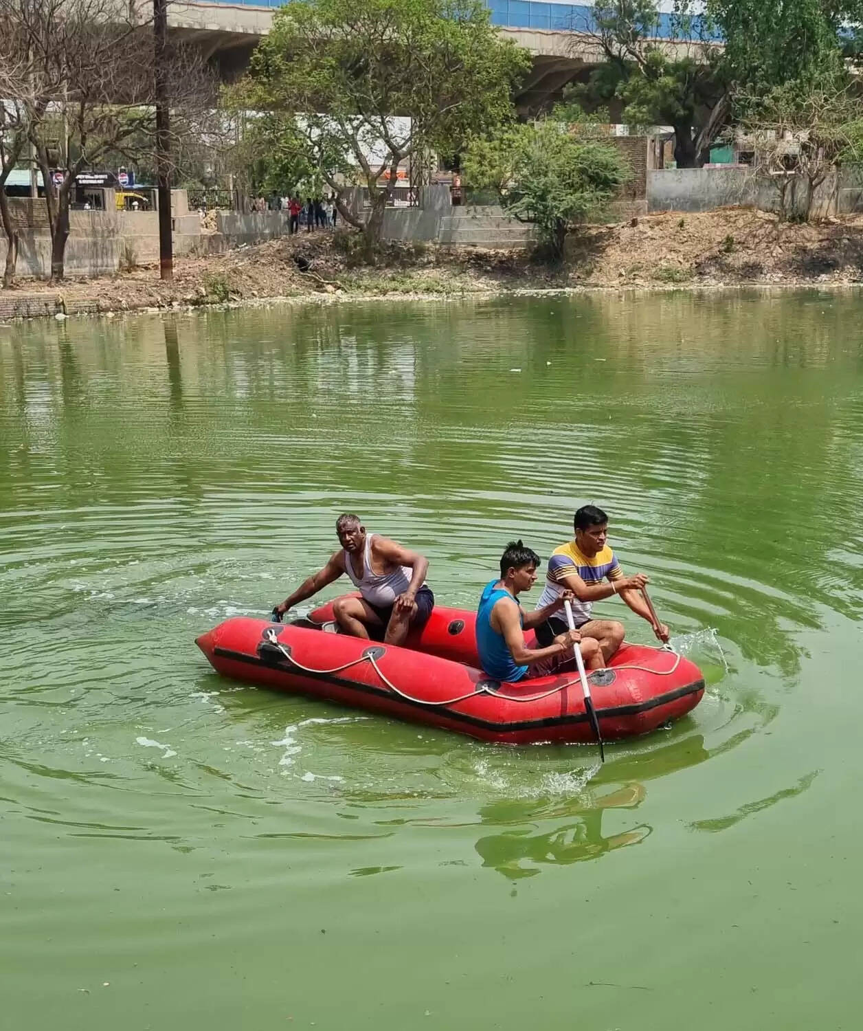 गुरुग्राम: भोंडसी के तालाब में मिला युवक का शव