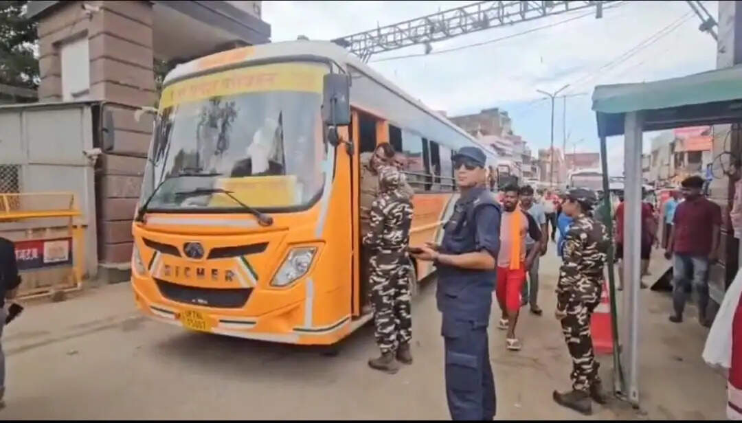 उप्र के कुशीनगर में बंधक नेपाल के 453 युवक-युवतियों मुक्त कराया गया