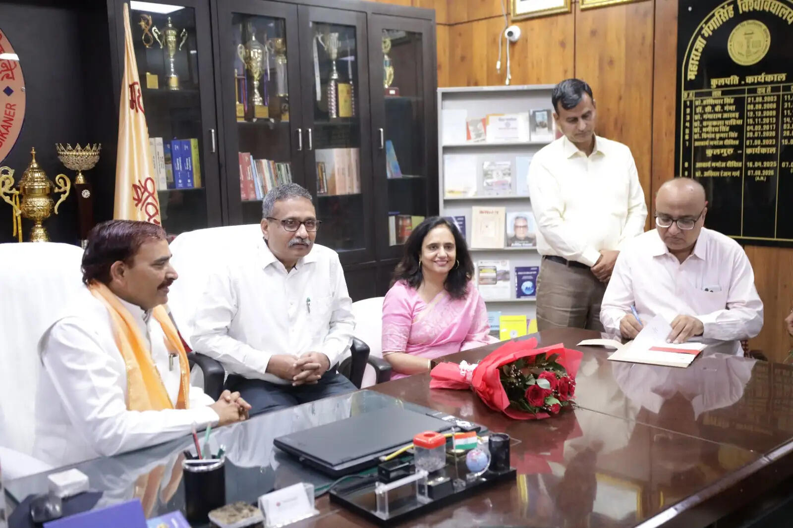 कुलगुरु का पदभार ग्रहण&nbsp;कर&nbsp;प्रो. नरसी राम बिश्नोई&nbsp;बाेले&nbsp;:&nbsp;&nbsp;शिक्षा, अनुसंधान एवं रोजगारोन्मुखी पाठ्यक्रमों को बढ़ावा देना प्राथमिकता
