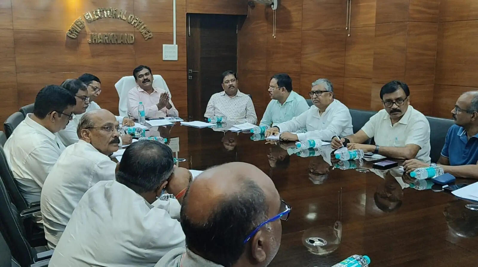 मुख्य निर्वाचन पदाधिकारी ने सभी मान्यता प्राप्त राजनीतिक दलों के साथ की बैठक