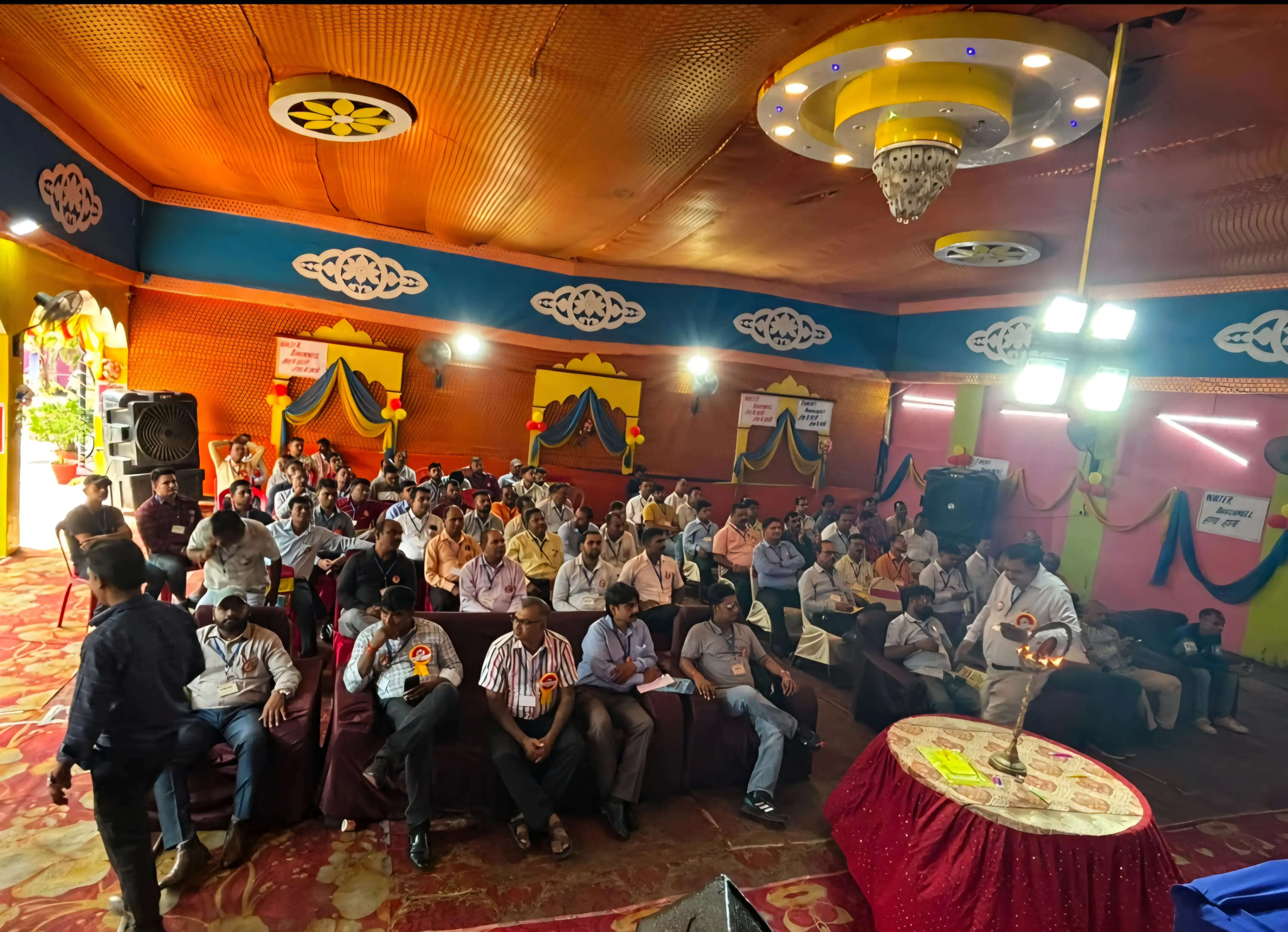 छपरा में दवा प्रतिनिधियों का वार्षिक अधिवेशन संपन्न नई कार्यकारिणी की हुई घोषणा