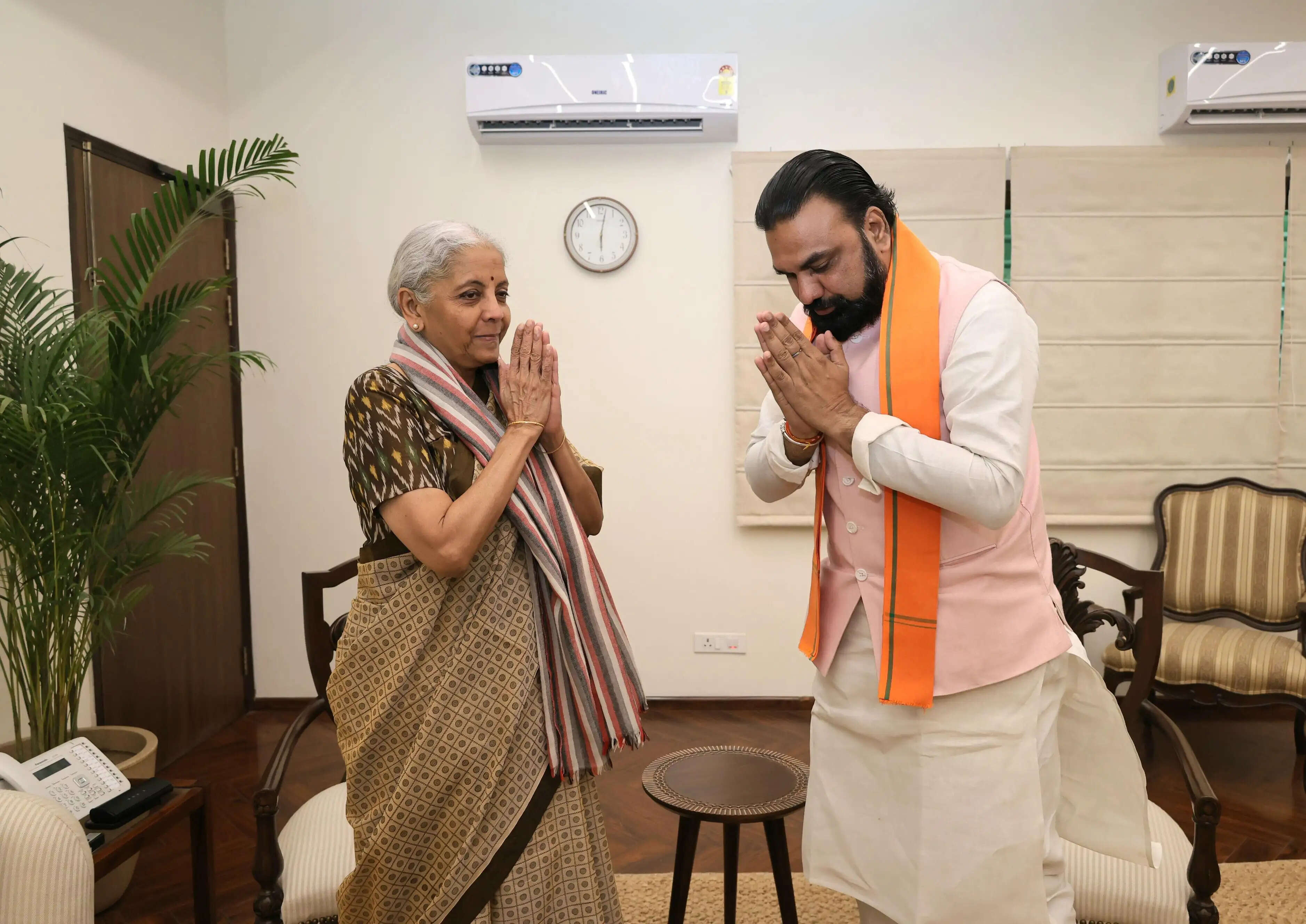 गृहमंत्री अमित शाह, निर्मला सीतारमण एवं जेपी नड्डा से मुख्यमंत्री सम्राट चौधरी ने की मुलाकात