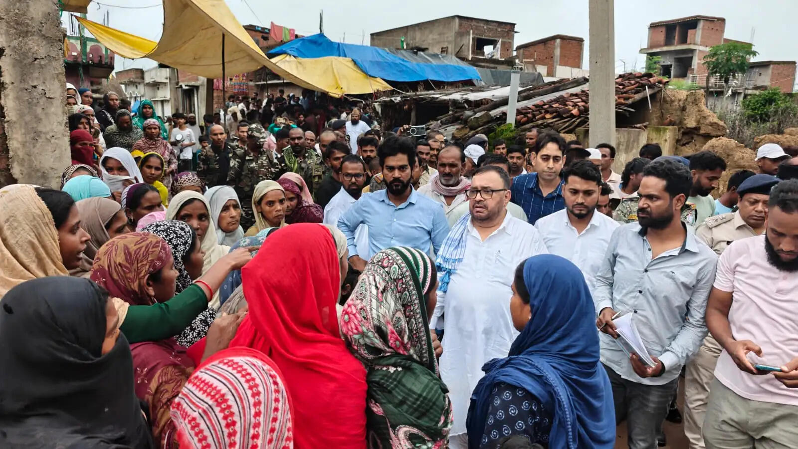 बड़गांव पहुंचे अल्पसंख्यक आयोग के अध्यक्ष, पीड़ित परिवार से मिलकर निष्पक्ष जांच का दिलाया भरोसा