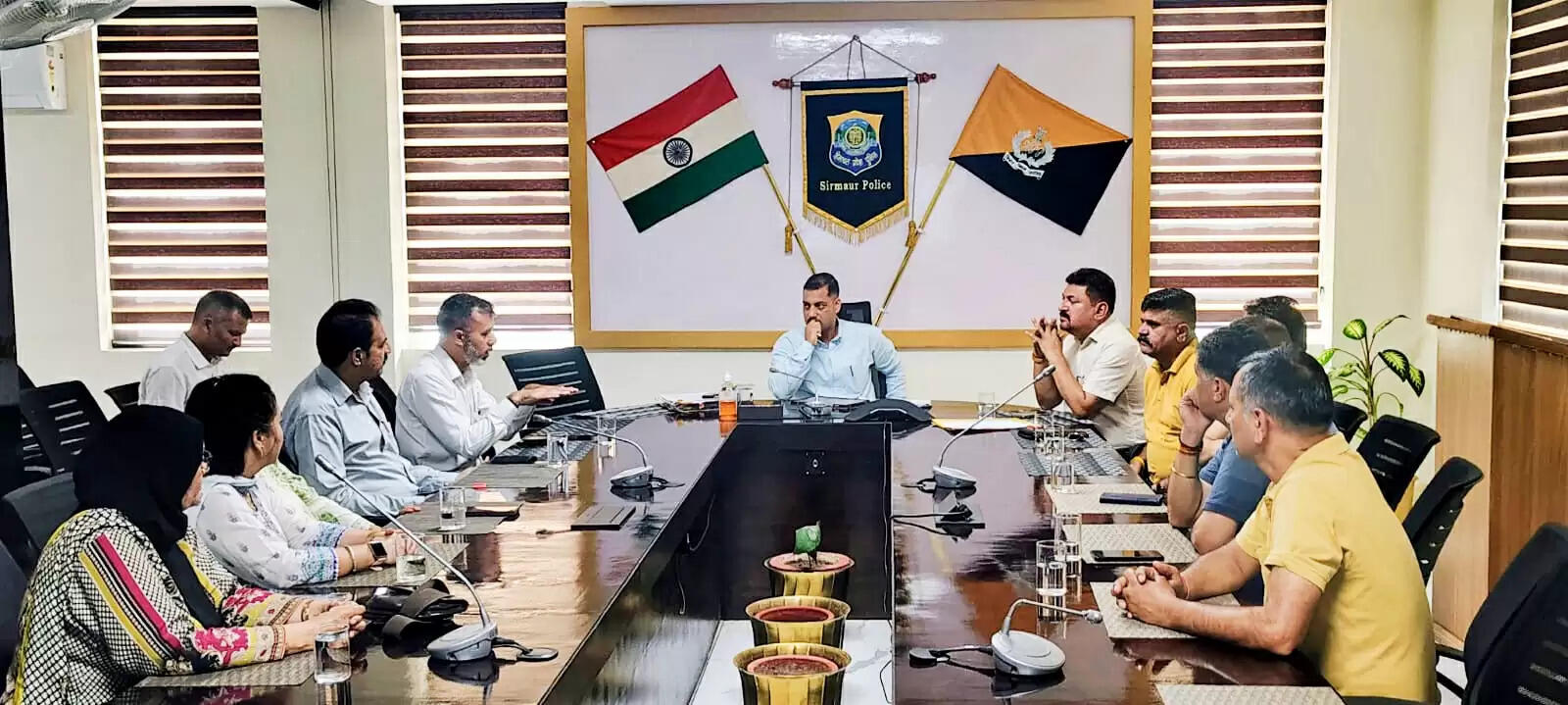 नाहन में रोड सेफ्टी क्लब की बैठक में ट्रैफिक व्यवस्था सुधार को लेकर मंथन