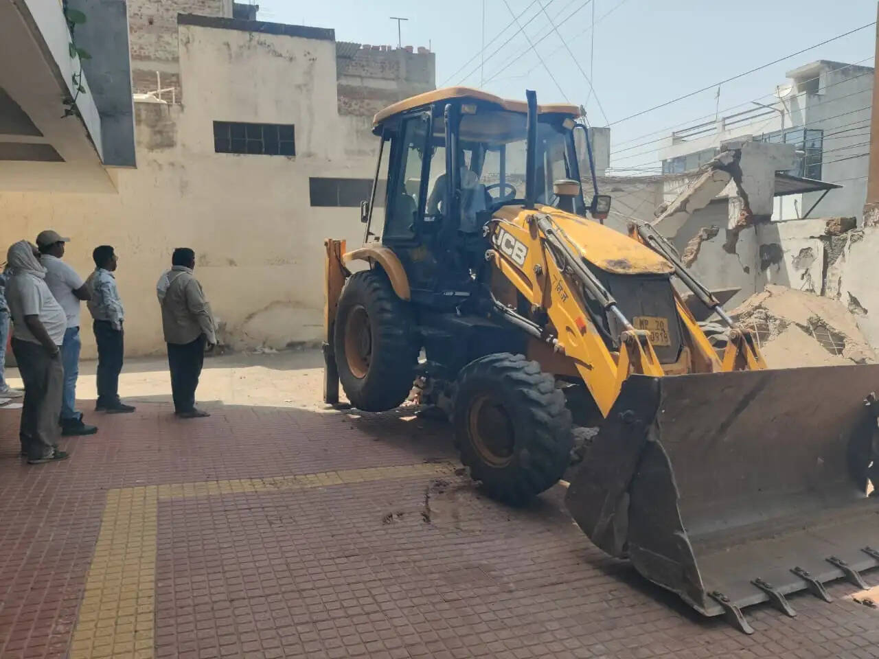 जबलपुरः अवैध निर्माण पर नगर निगम की कड़ी कार्यवाही