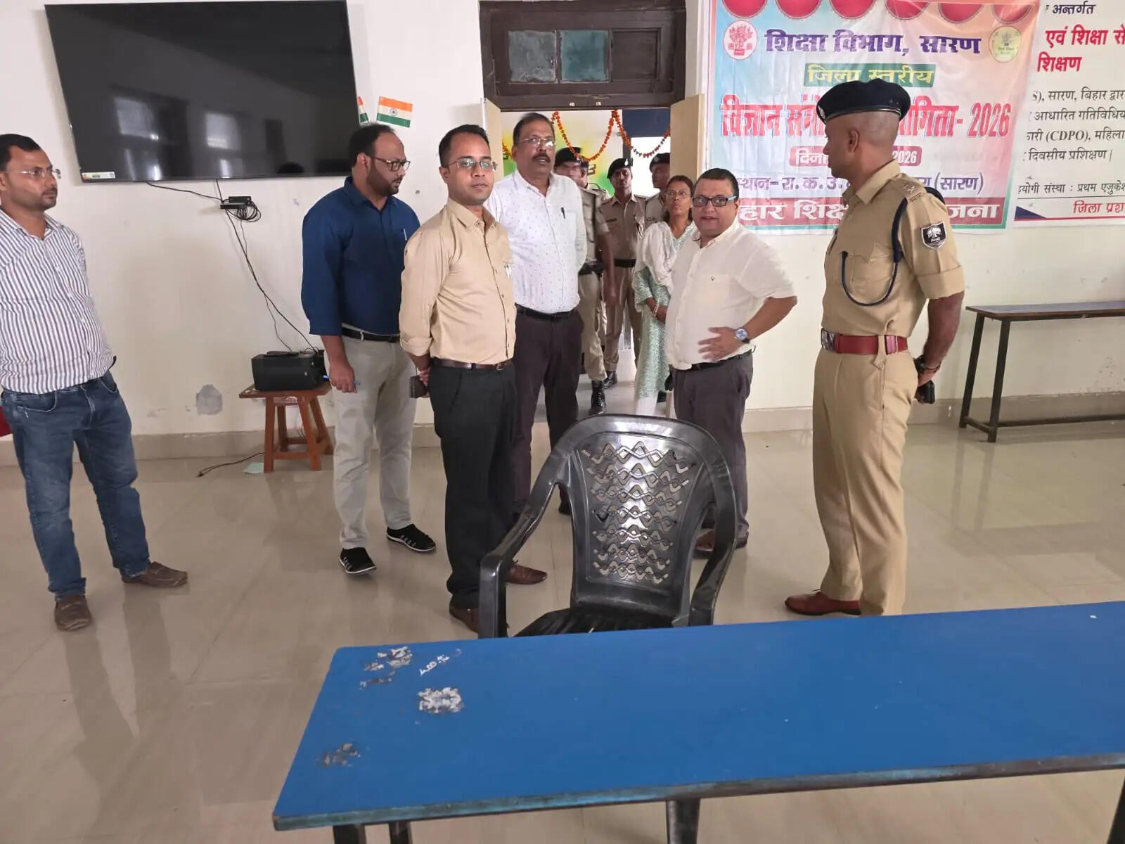 सारण शिक्षक निर्वाचन के लिए प्रमंडलीय आयुक्त ने किया वज्रगृह व मतगणना केंद्र का निरीक्षण