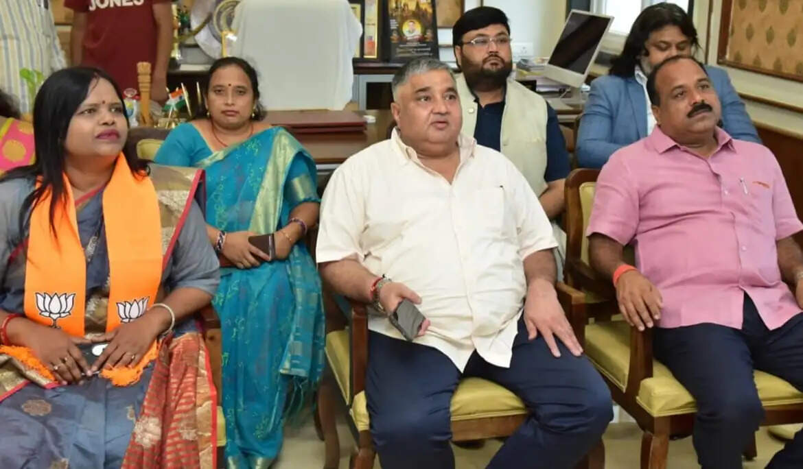 प्रधानमंत्री का संवाद जनभागीदारी और राष्ट्रनिर्माण की भावना को देता है नई ऊर्जा : मंत्री राजेश अग्रवाल