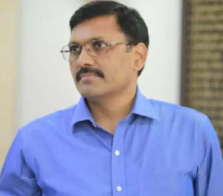 पेट्रोल, डीजल, रसोई गैस की कालाबाजारी, जमाखोरी करने वालों पर कड़ी कार्रवाई करें : कमिश्नर