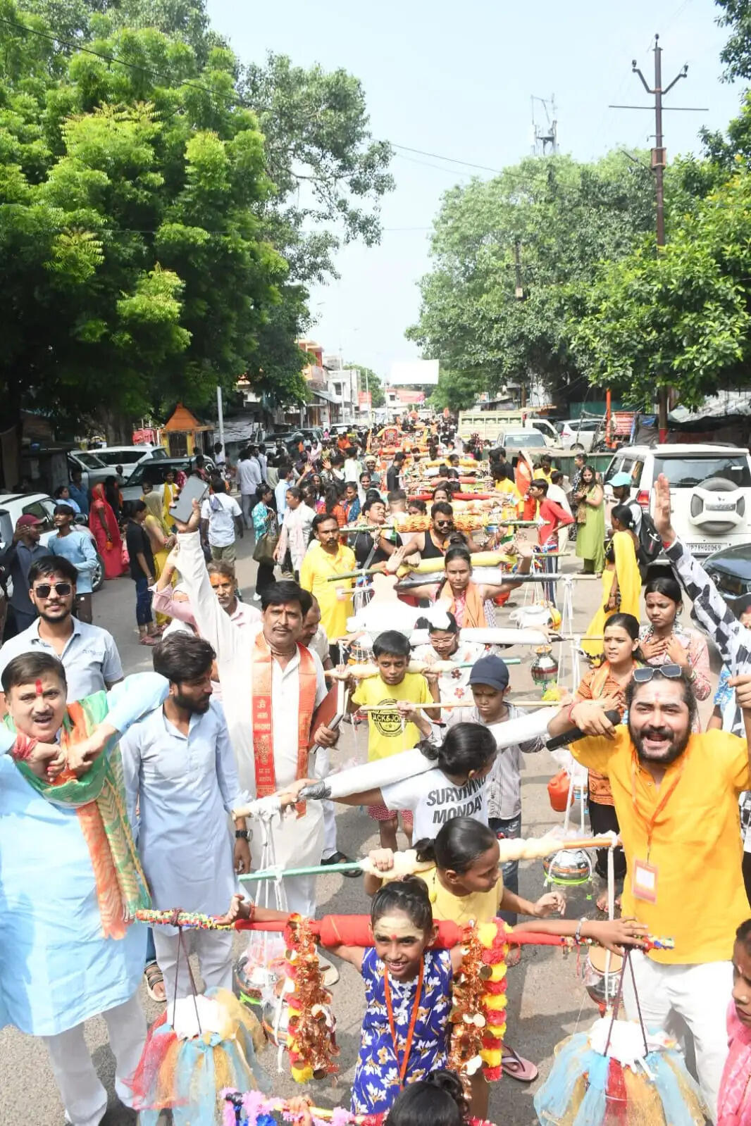 धर्म के साथ देशभक्ति का संदेश दे रही तिरंगा कांवड़ यात्रा : विवेक मिश्रा