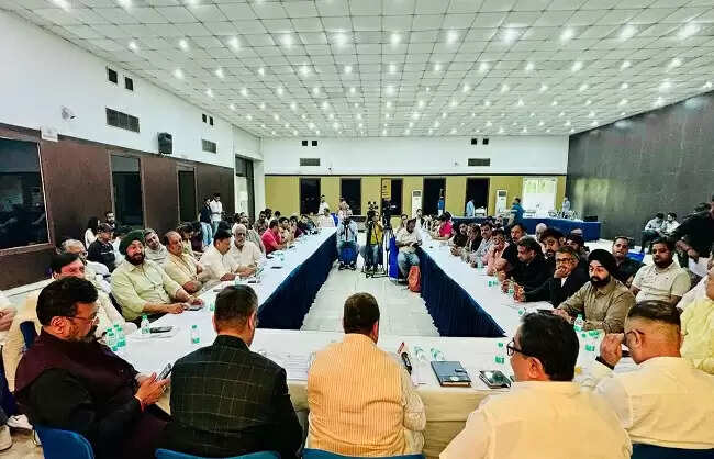 ‘क्विक कॉमर्स और ई-कॉमर्स’ प्‍लेटफॉर्म के खिलाफ खुदरा दुकानदार करेंगे देशव्‍यापी आंदोलन