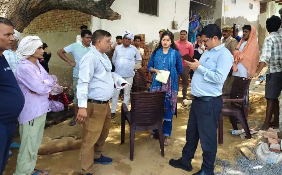 हाथरस : एसडीएम ने निपटाया कब्जे का मामला, पोखर और तालाब को बताया गांवों की जीवनरेखा