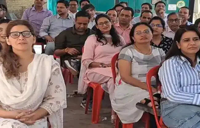 रेवाड़ी में चिकित्सकों की हड़ताल, मरीज परेशान