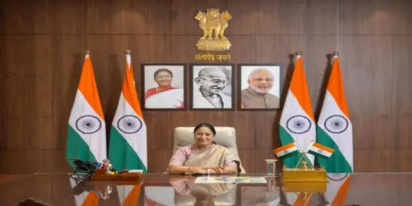 एलपीजी पर अफवाह फैलाने वालों पर होगी कड़ी कार्रवाई : रेखा गुप्ता