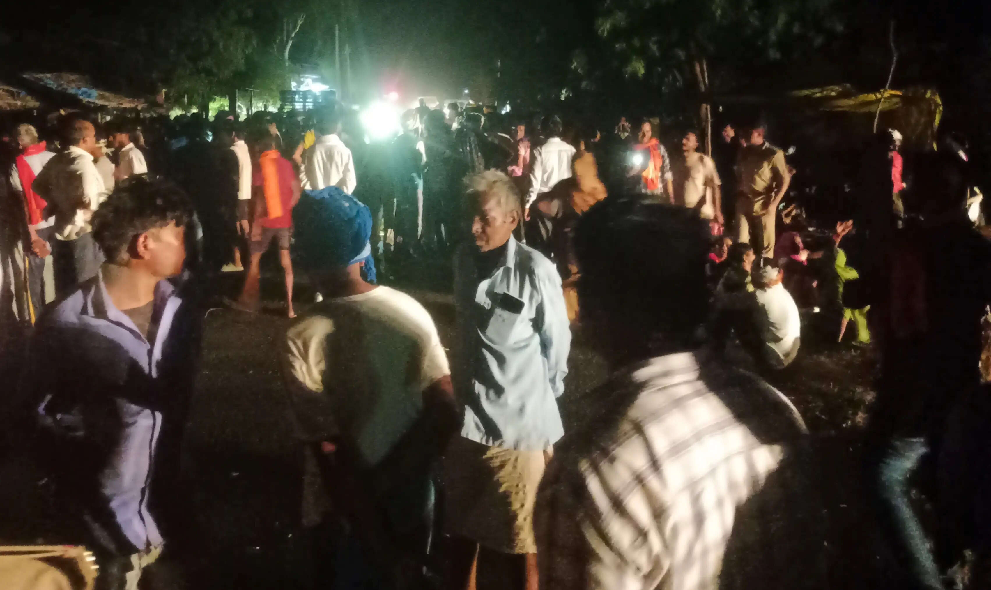 ट्रक से ऑटो टकराया,महिला की हुई मौत