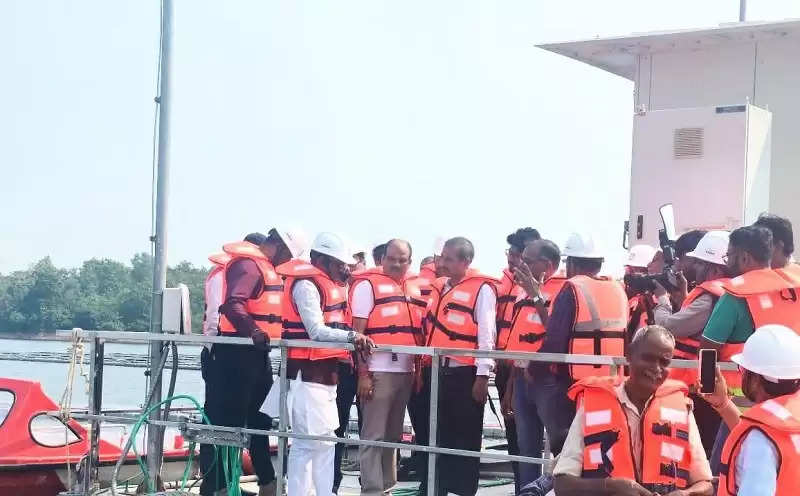 मप्रः नवकरणीय ऊर्जा मंत्री शुक्ला ने ओंकारेश्वर में किया फ्लोटिंग सोलर प्रोजेक्ट का निरीक्षण