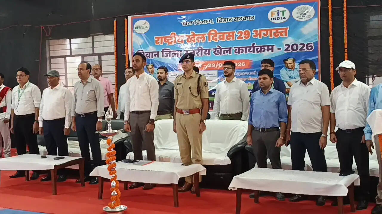 खेल प्रतिभाओं के जुनून को डीएम का सलाम, बोले- मैदान में पसीना बहाएं, जिले का नाम रोशन करें