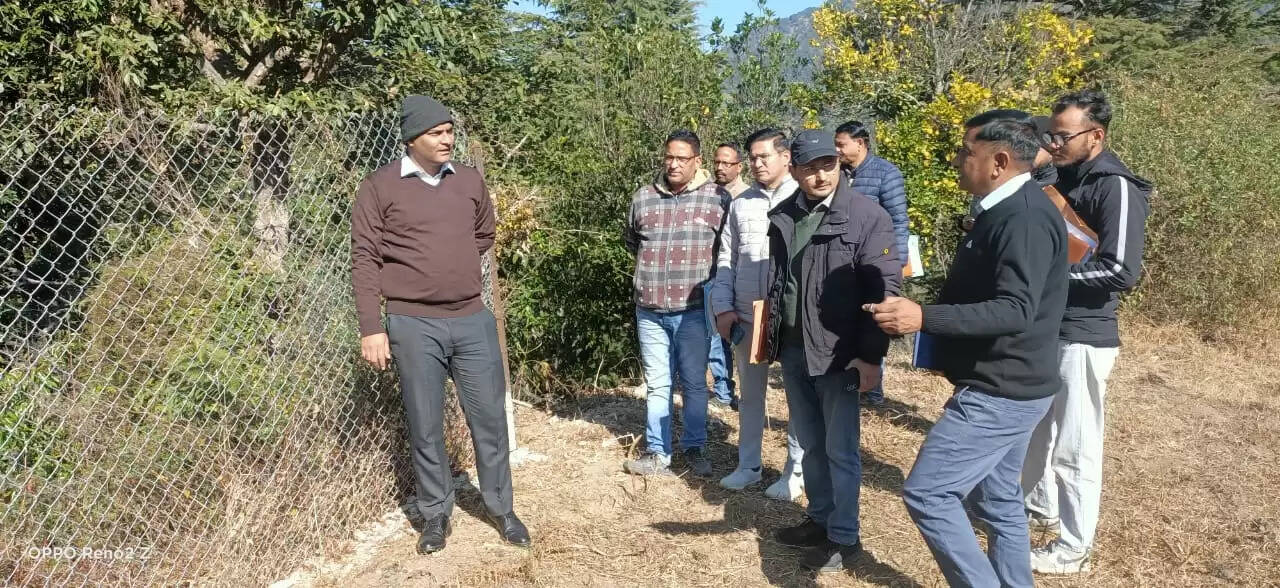 विकास कार्यों में किसी भी प्रकार की लापरवाही बर्दाश्त नहीं:जिलाधिकारी