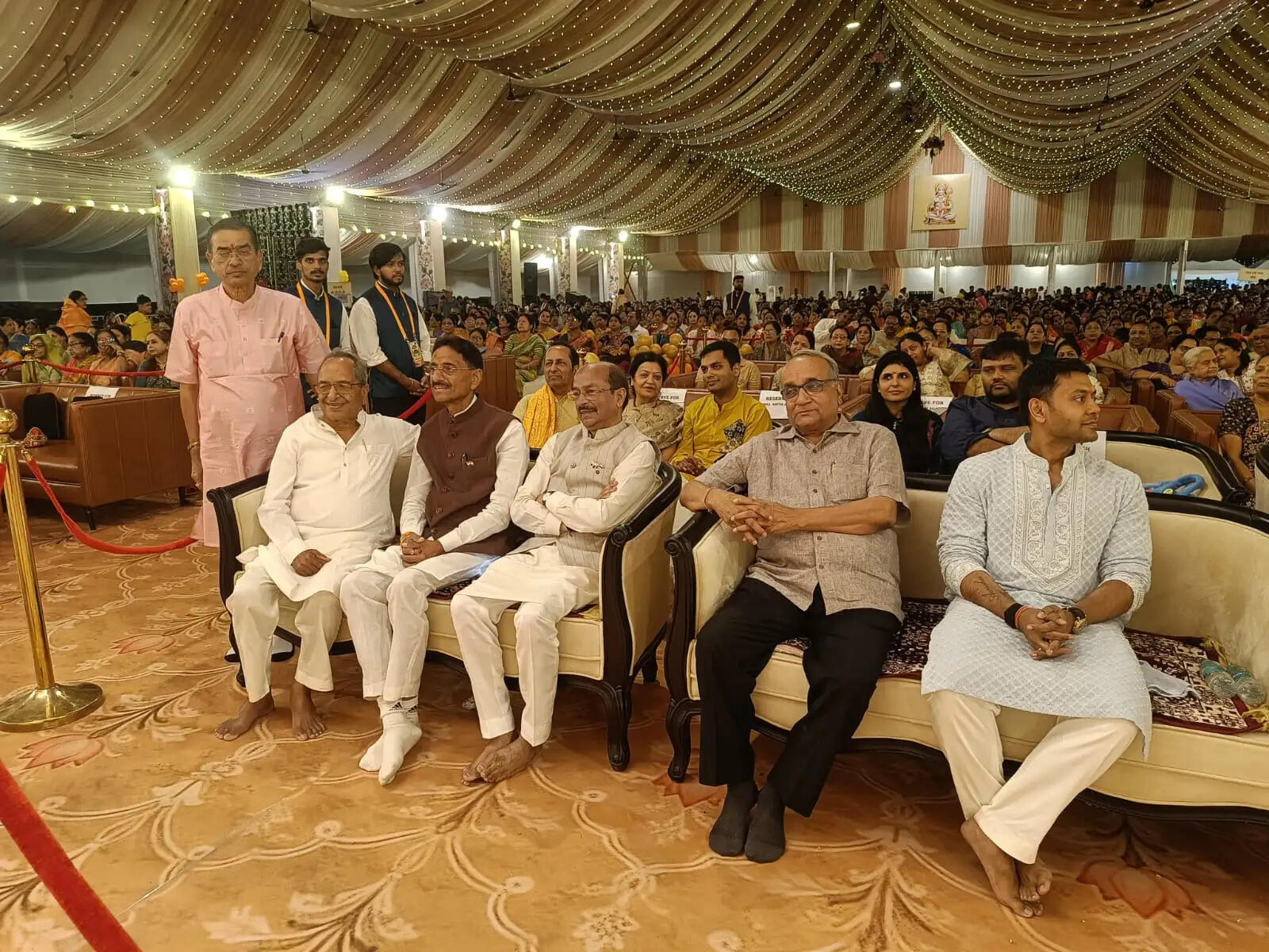 भगवान के प्रति प्रेम, श्रद्धा और समर्पण का प्रतीक है छप्पन भोग : आचार्य मृदुल कृष्ण