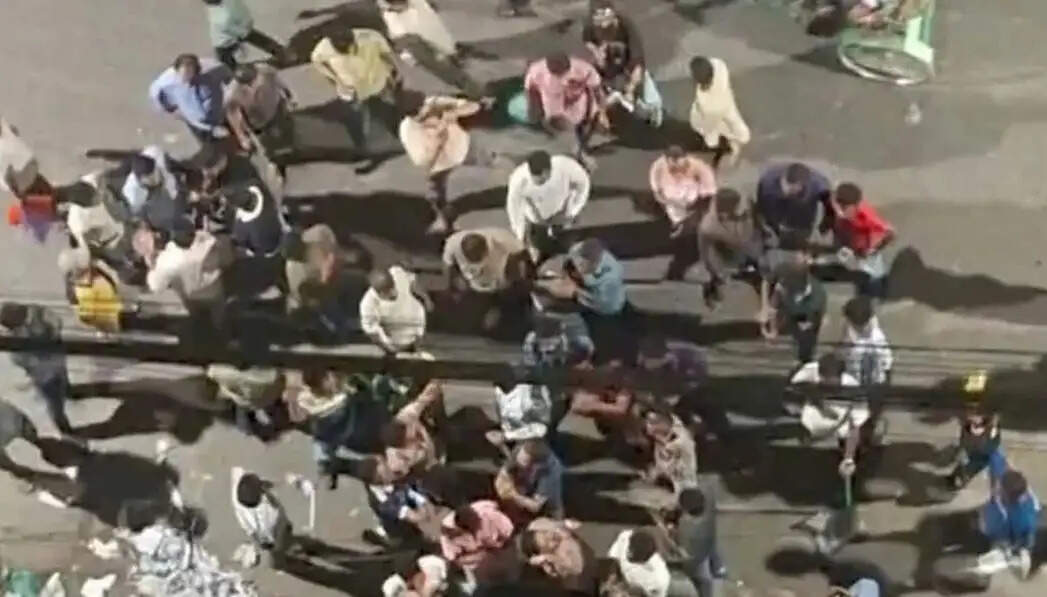 ढाका में कम्युनिस्ट पार्टी ऑफ बांग्लादेश के कार्यालय पर हमला